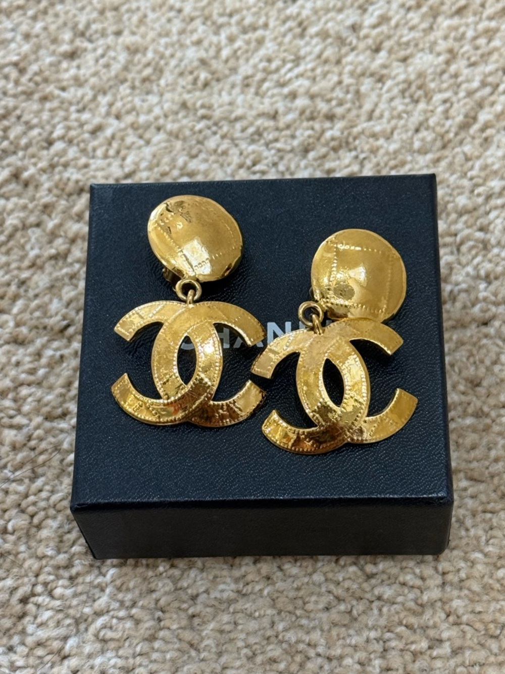 CHANEL CC Dangle Gold Logo Vintage Earrings